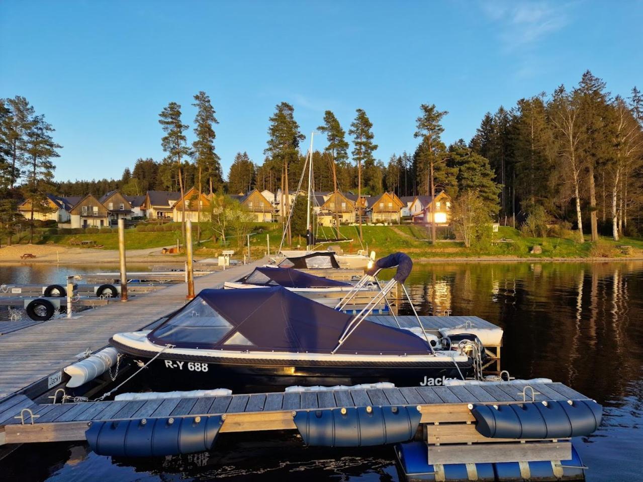 Deluxe Apartment Lipno - Lake Side Village, Frymburk Nad Vltavou Exteriör bild